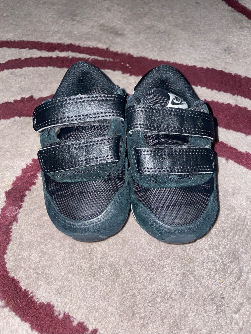Nike Kids 6C Sneakers in Black - Velcro Straps